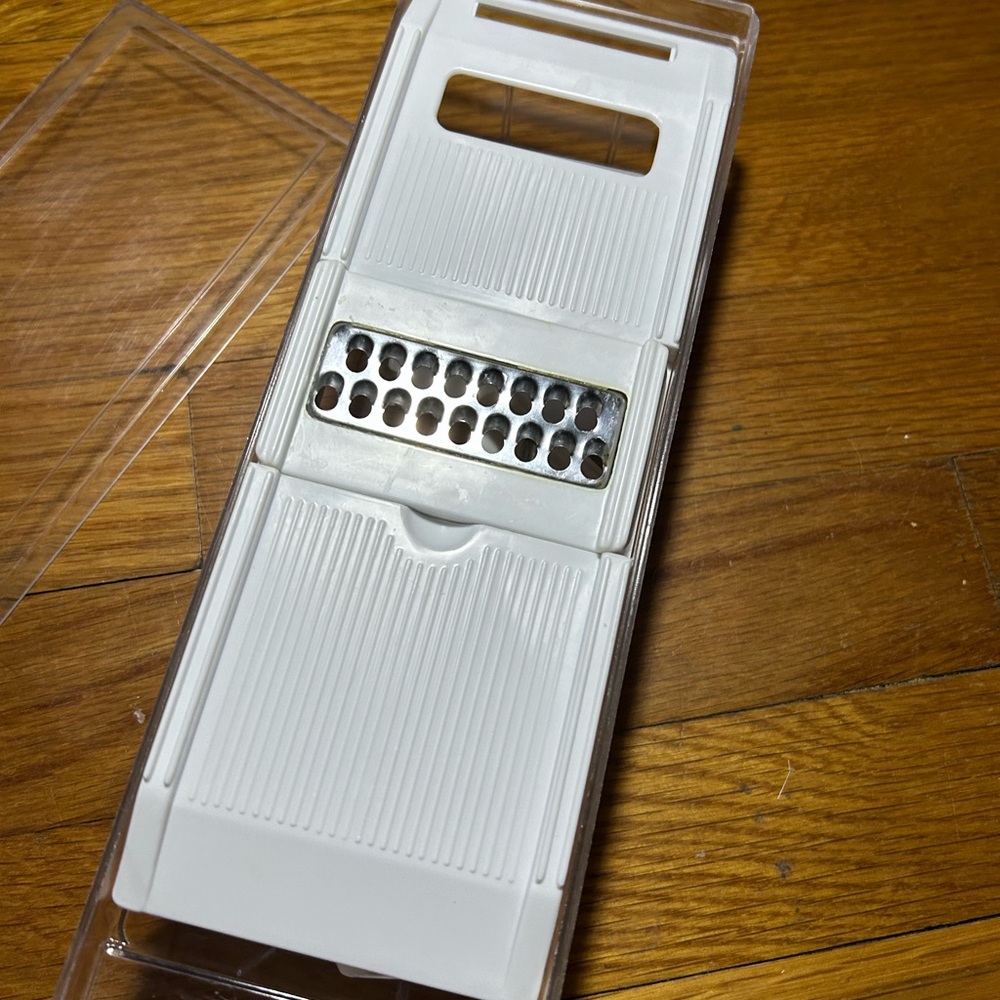 BOGO Vegetable Chopper with Container - Picture 3 of 8